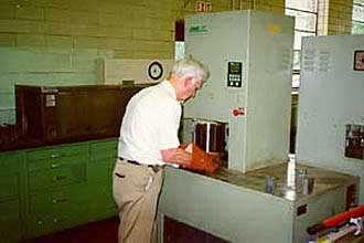 Superpave gyratory compactor photo